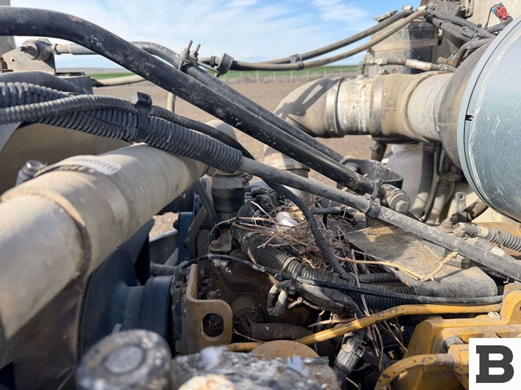 2001-peterbilt-330-image-31