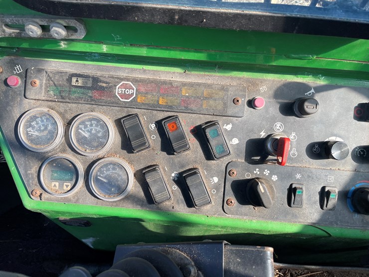 2005-deere-643j-image-44