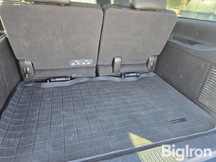 2014-chevrolet-suburban-image-19