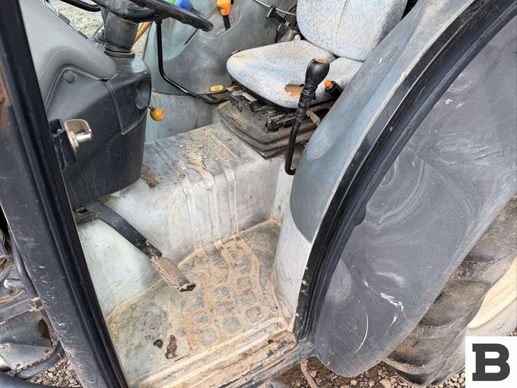 2008-new-holland-tn85fa-image-24