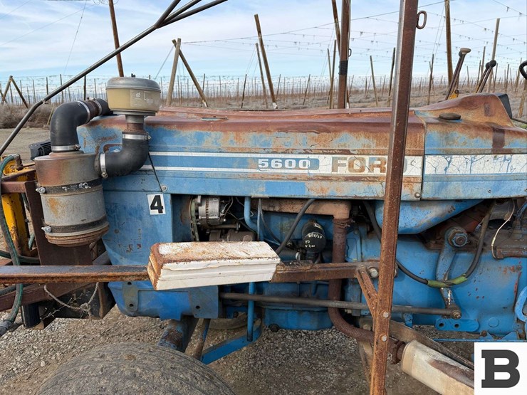 1977-ford-5600-image-16