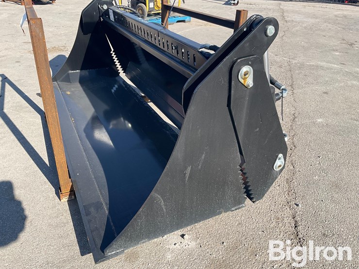 2025-massey-ferguson-730-image-18