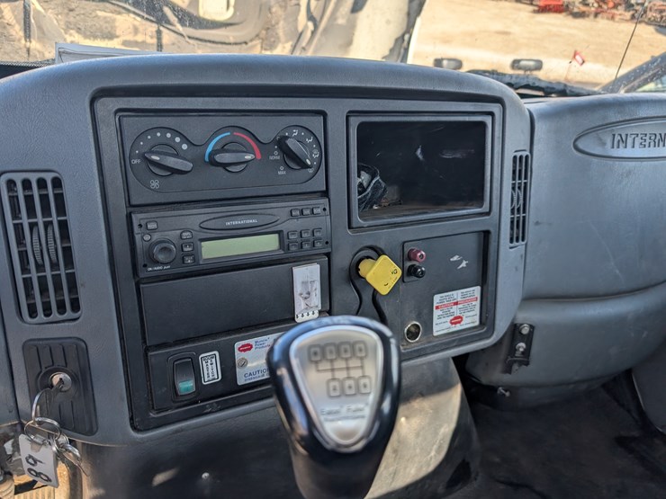 2006-international-durastar-4300-image-22