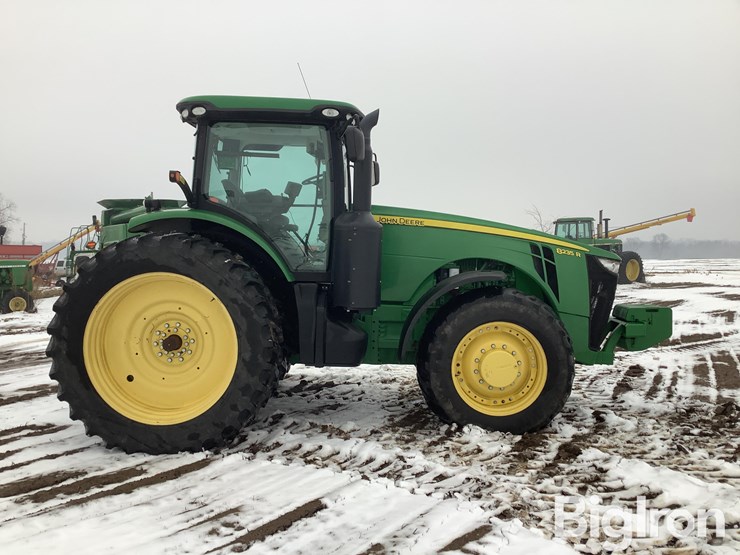 2012-john-deere-8235r-image-4