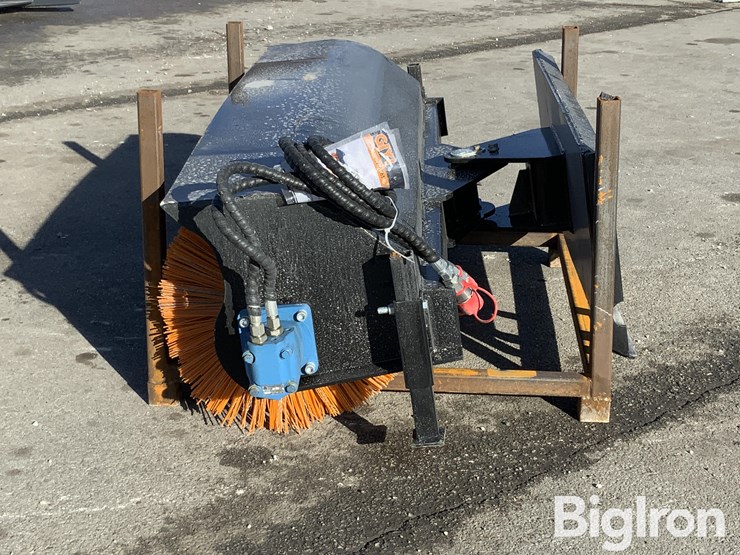 2025-massey-ferguson-730-image-8