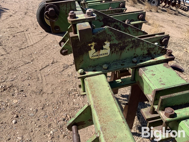 john-deere-11-image-10