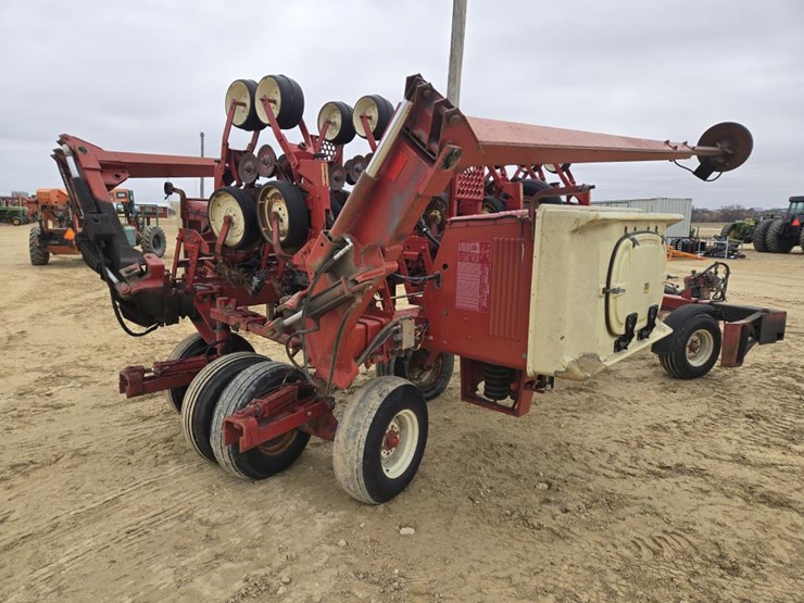 international-800-image-14