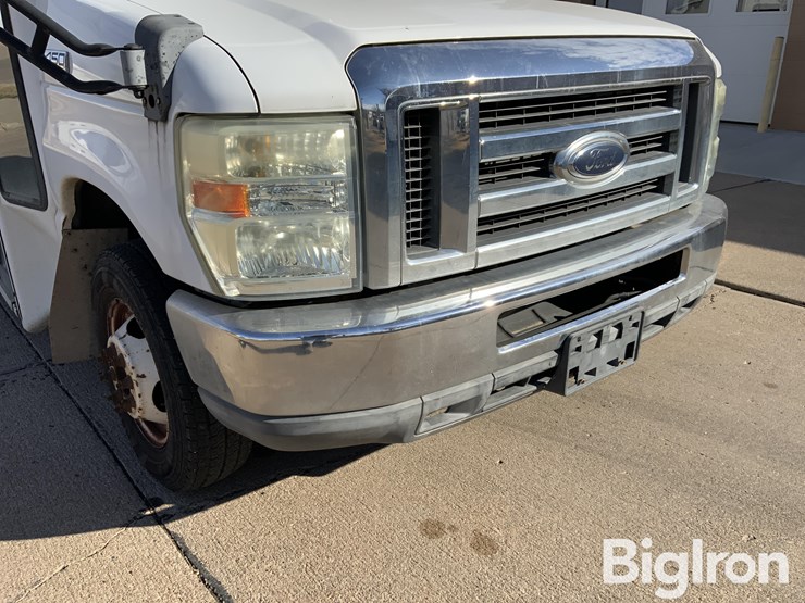 2010-ford-e450-image-9