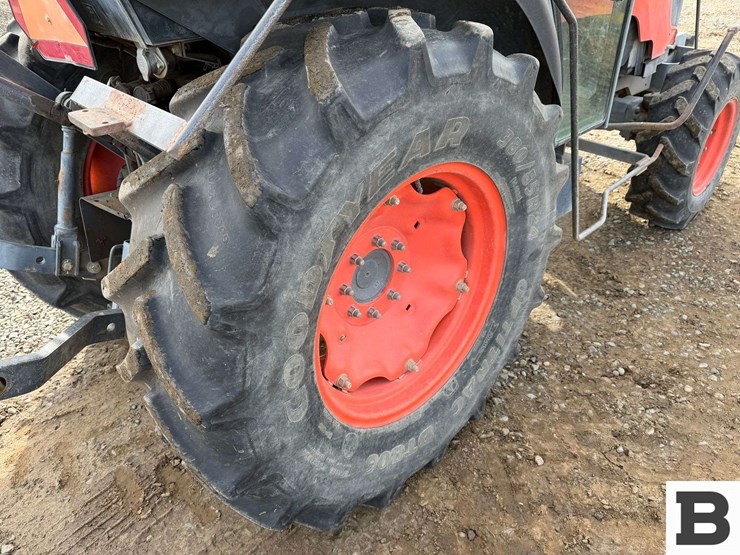 2014-kubota-m8540hd-image-18