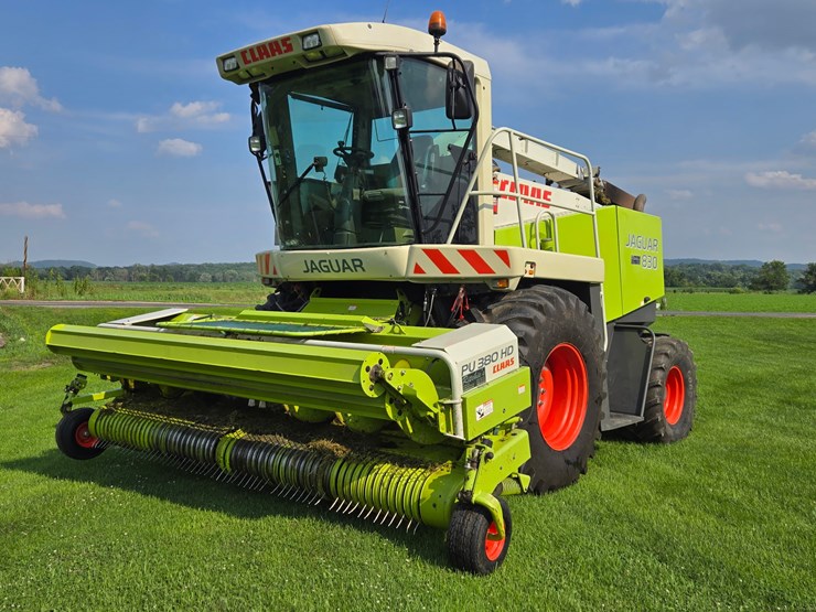 claas-830-image-1