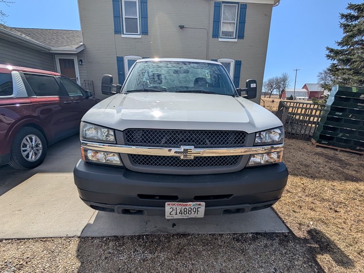 2004-chevrolet-2500-image-2