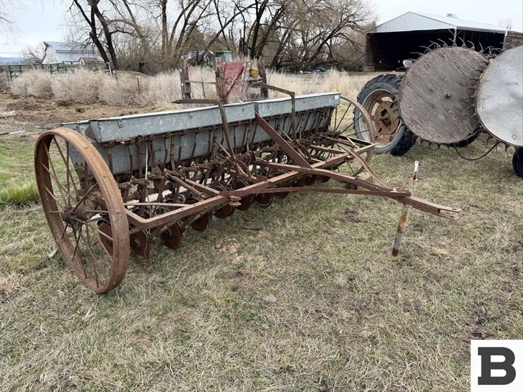 john-deere-van-burnt-grain-drill-image-4