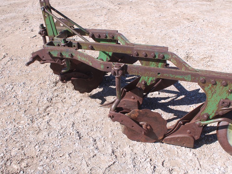 #2039-•-john-deere-3-bottom-plow-image-6
