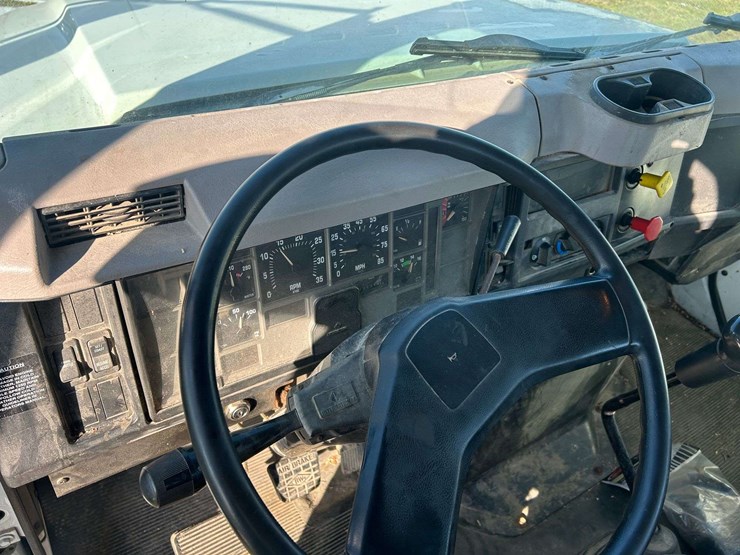 1999-international-4700-image-12