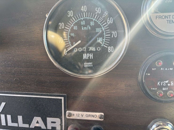 1982-peterbilt-389-image-18