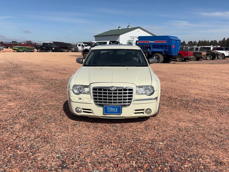 2006-chrysler-300-sedan-image-2