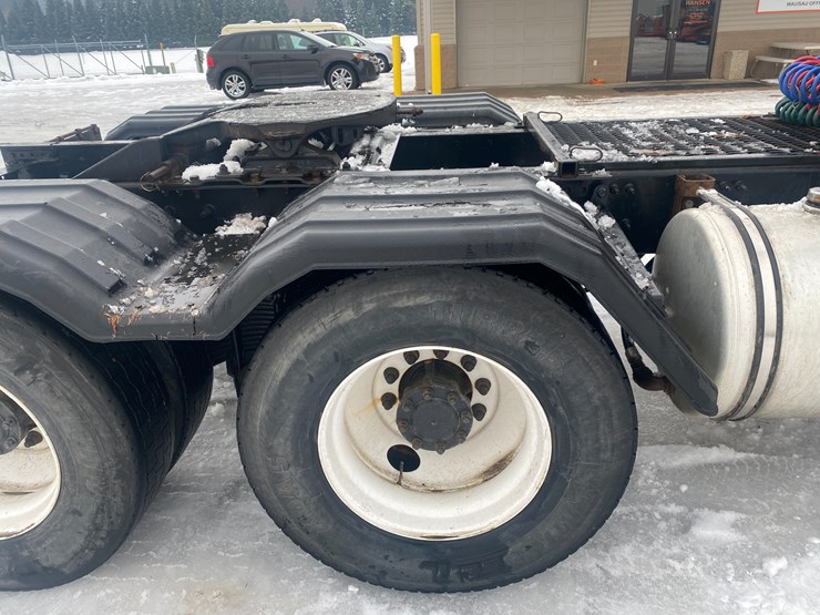 #1145-•-2009-mack-gu713-semi-tractor-(has-wi-title)-(mosinee,-wi)-image-47