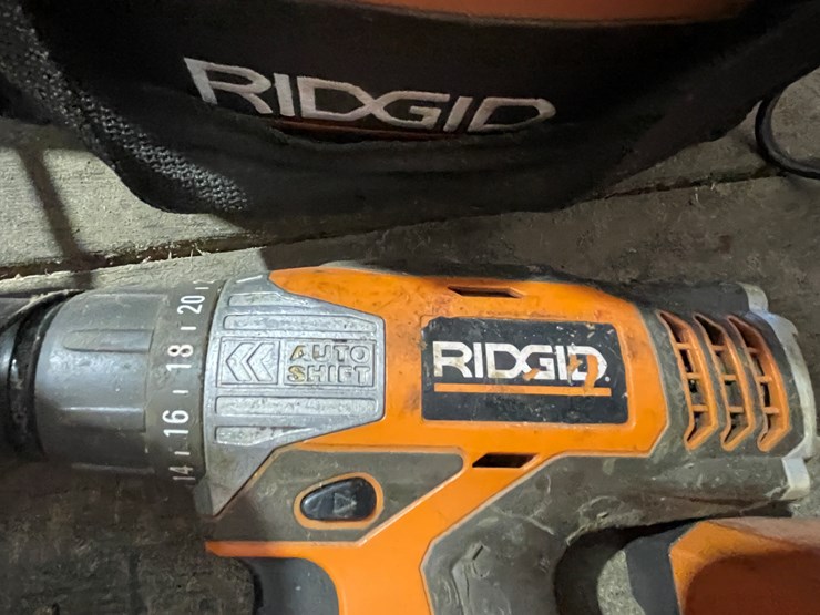 #7213-•-rigid-18v-drill-and-roadmaster-charging-pack-image-9