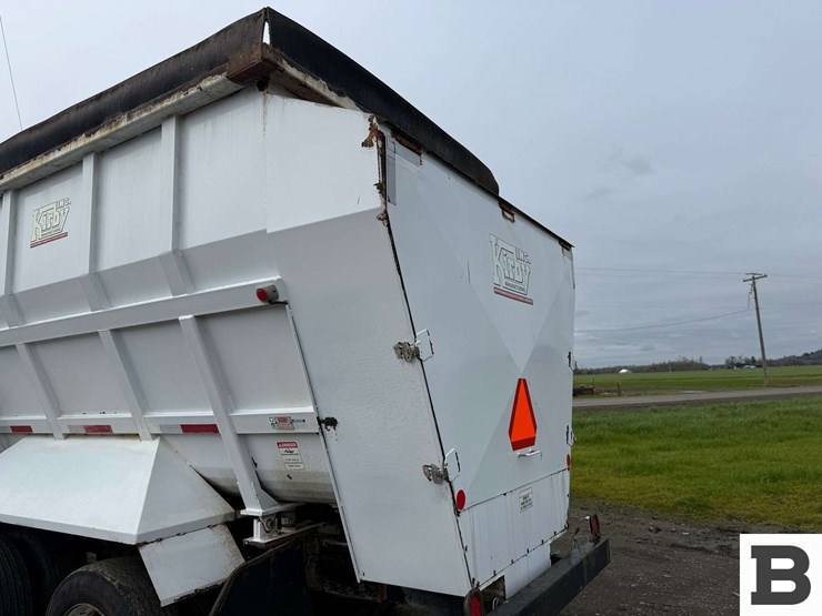 1996-volvo-wx-feed-truck---albany,-or-image-39