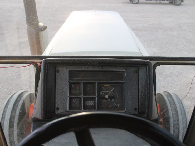 #1012-•-case-2390-tractor-image-27