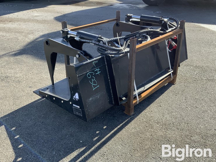 2025-massey-ferguson-730-image-7