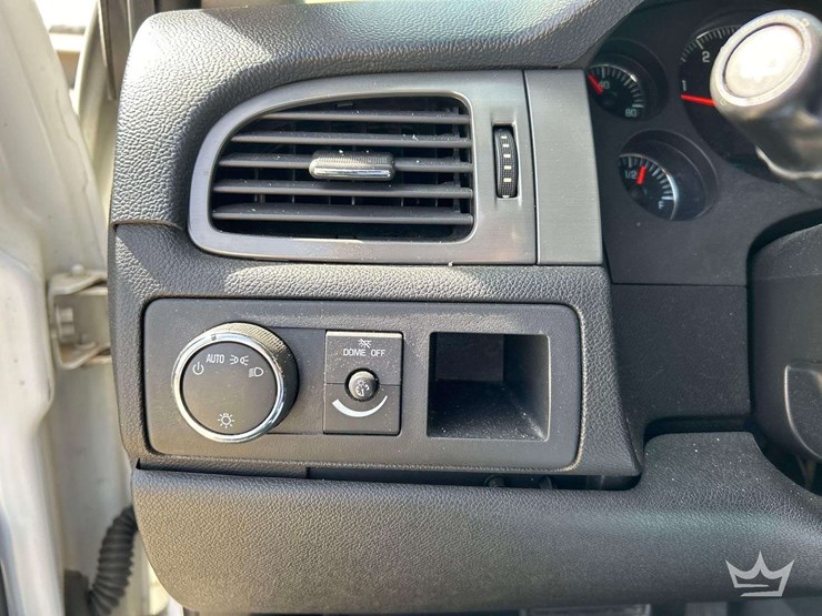 2010-chevrolet-tahoe-image-16