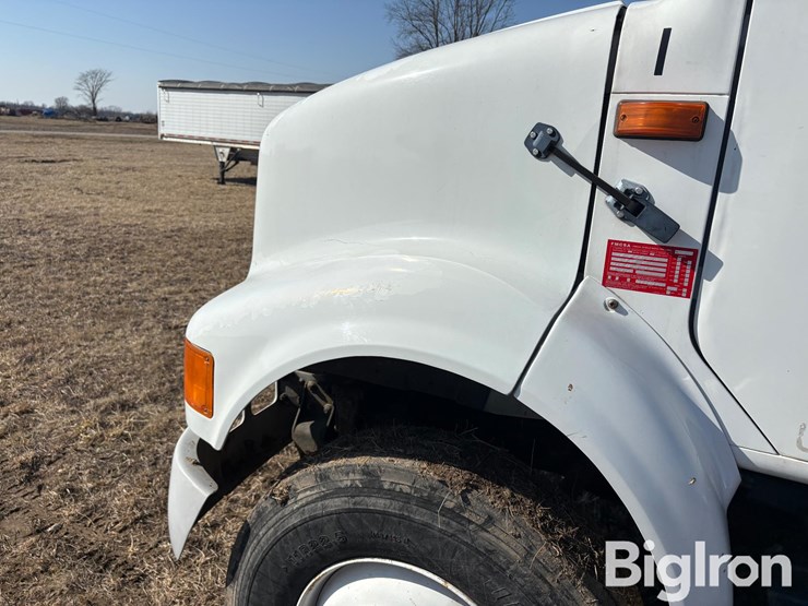 1992-international-7100-image-19