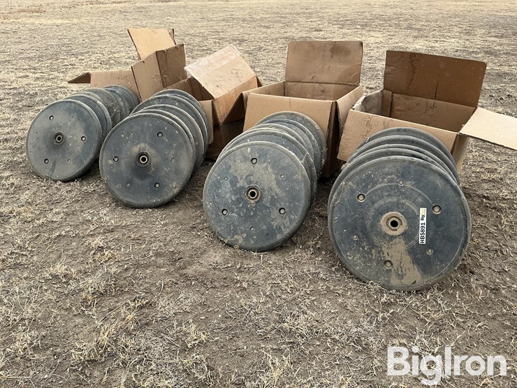 john-deere-oem-rubber-closing-wheels-image-1