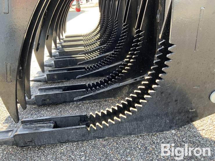 2025-massey-ferguson-730-image-19