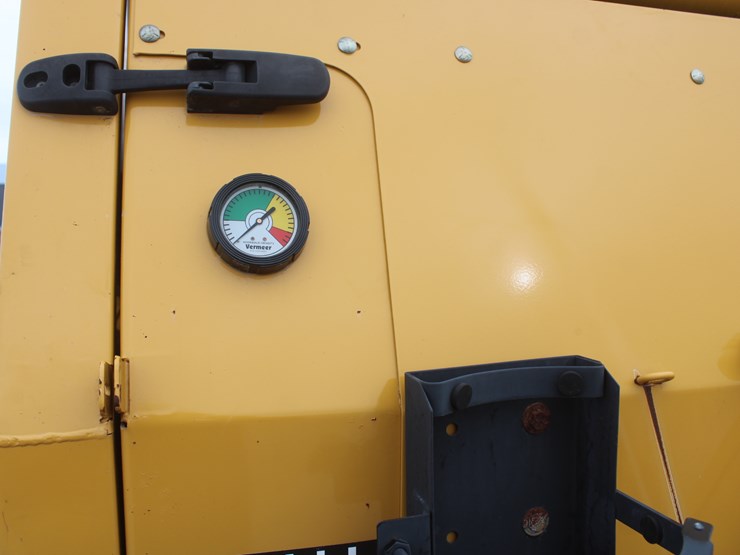 2005-vermeer-605m-image-31