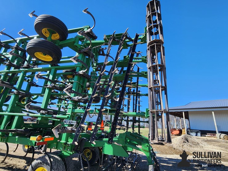 2011-john-deere-2210-image-18