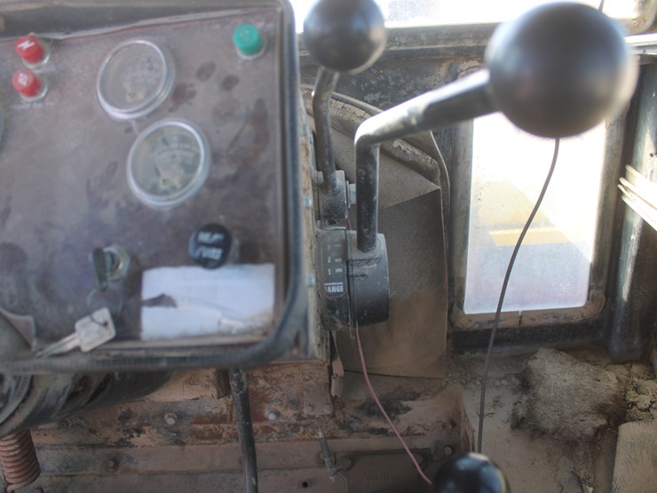 1980-versatile-875-image-95