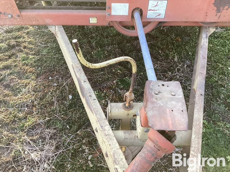 new-holland-790-image-17