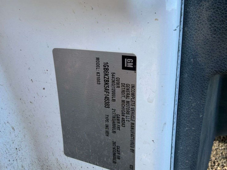 2010-chevrolet-silverado-3500-image-36