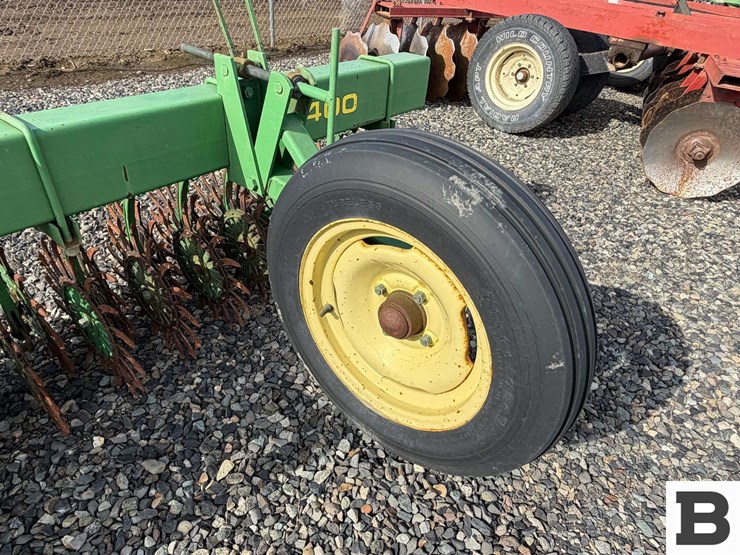 john-deere-400-image-8