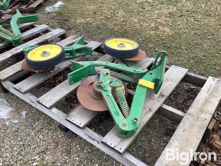 john-deere-1775-image-1