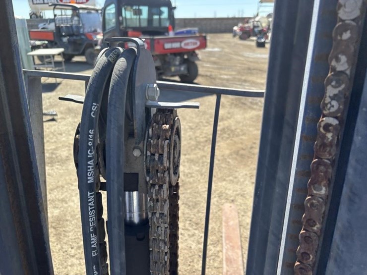 komatsu-fg25t-12-image-13