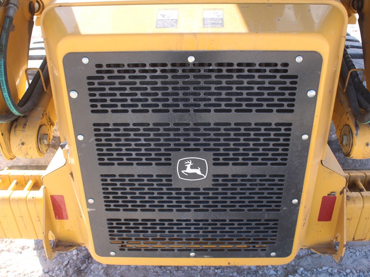 john-deere-325-image-27