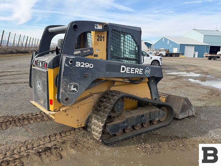 2010-john-deere-329d-image-5