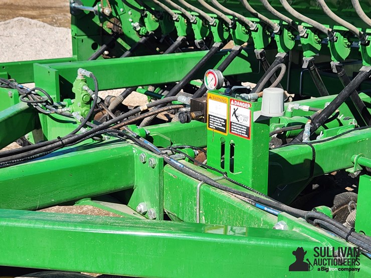 2017-john-deere-1590-image-16