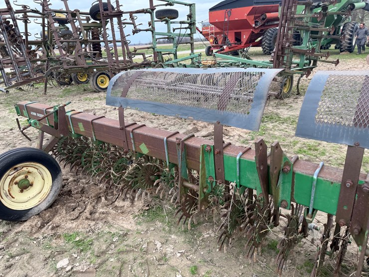 john-deere-400-image-25