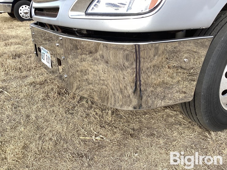 2007-freightliner-columbia-120-image-9