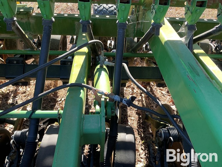 john-deere-1560-image-10