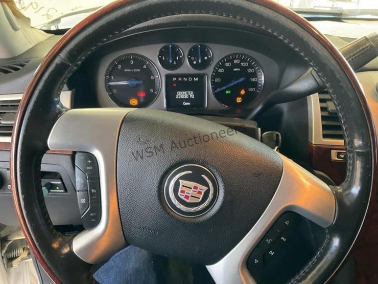 2008-cadillac-escalade-esv-image-14