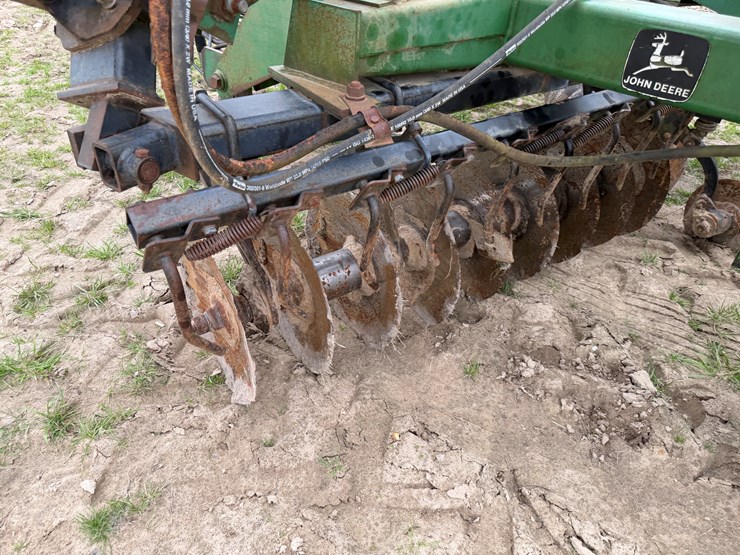 john-deere-25-image-36