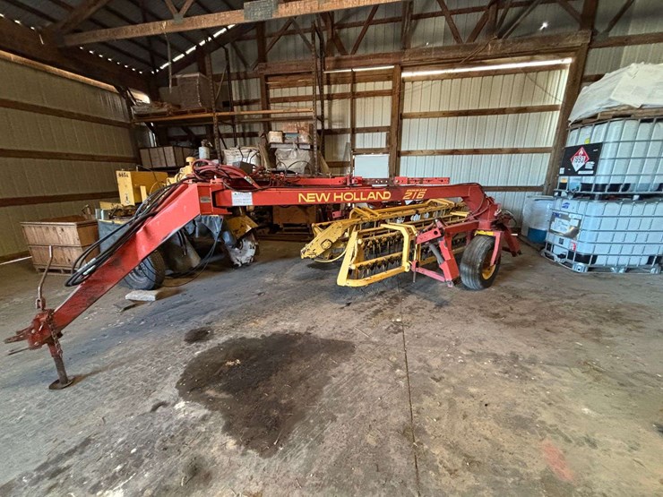 new-holland-216-image-1