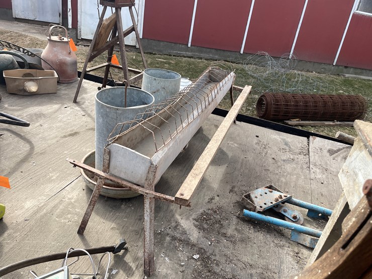 #7253-•-(3)-metal-feeders-and-(1)-waterer-image-5