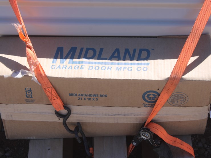 #2072-•-rollup-door-with-hardware-image-5