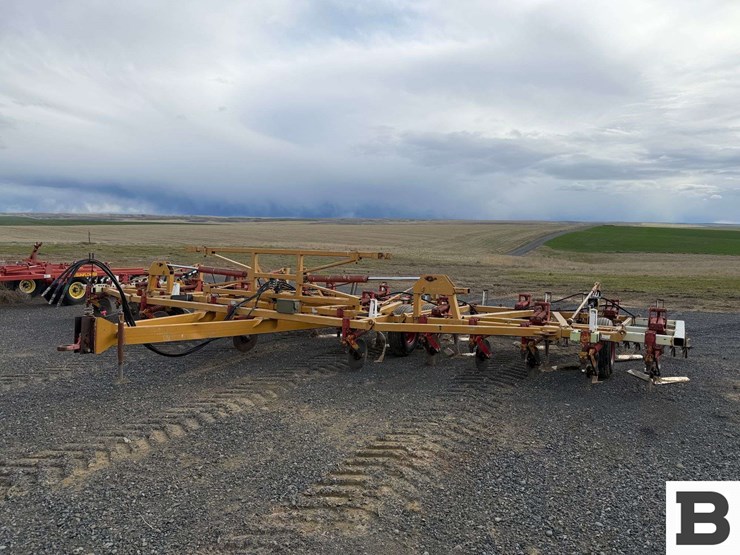 1995-haybuster-3200-image-2