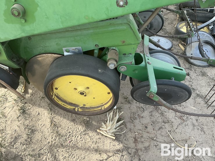 john-deere-7000-image-17